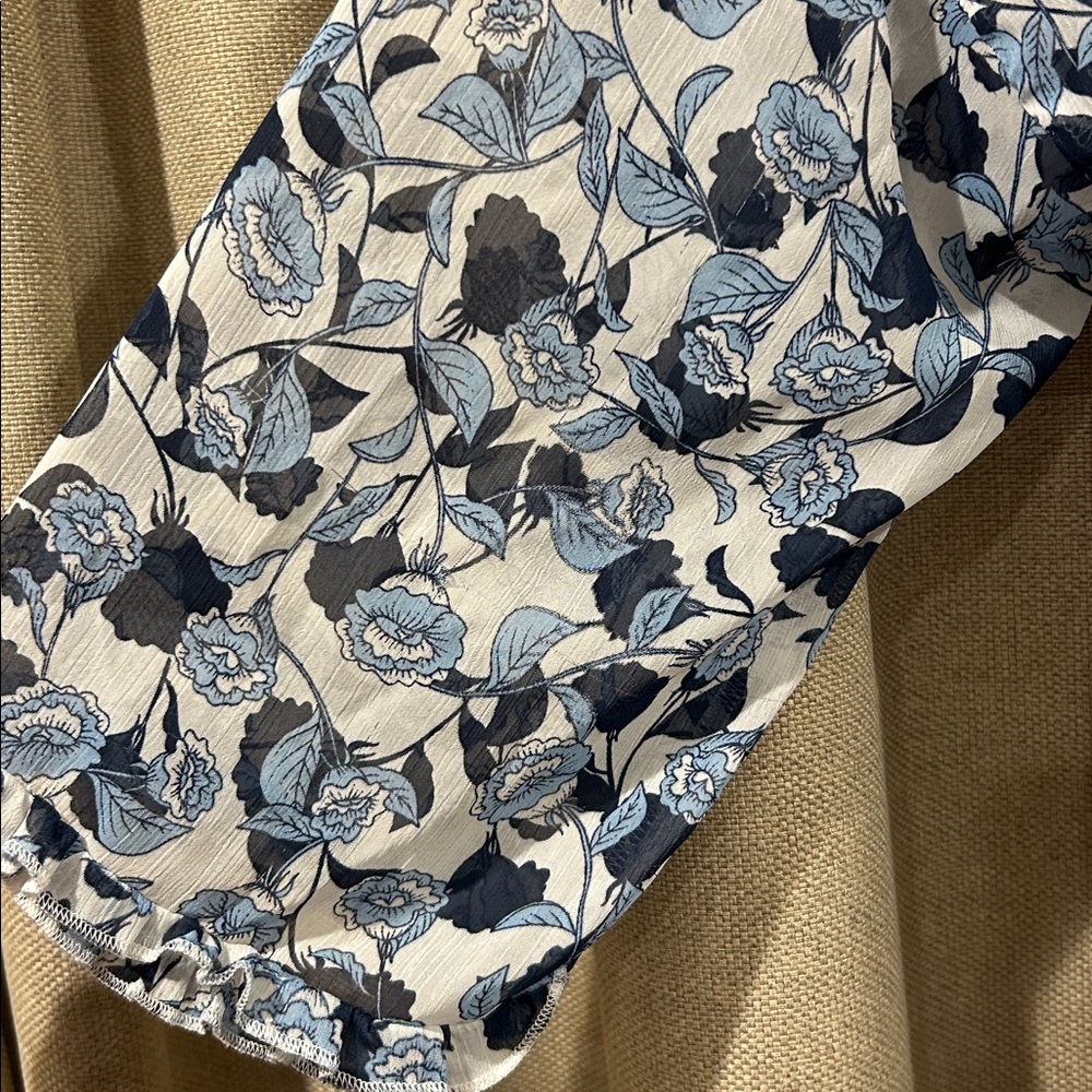 High-Low Blouse - Picture 3 of 3